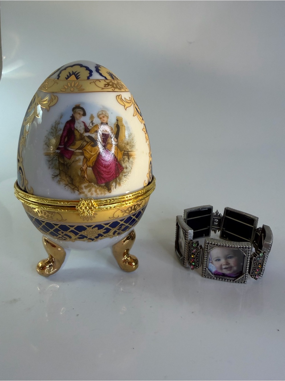 Vintage Vecceli Italy Porcelain Box with matching photo link bracelet gift set